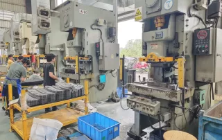 大型钣金加工厂家如何选?7个专家级标准保障铝合金厚板喷涂质量