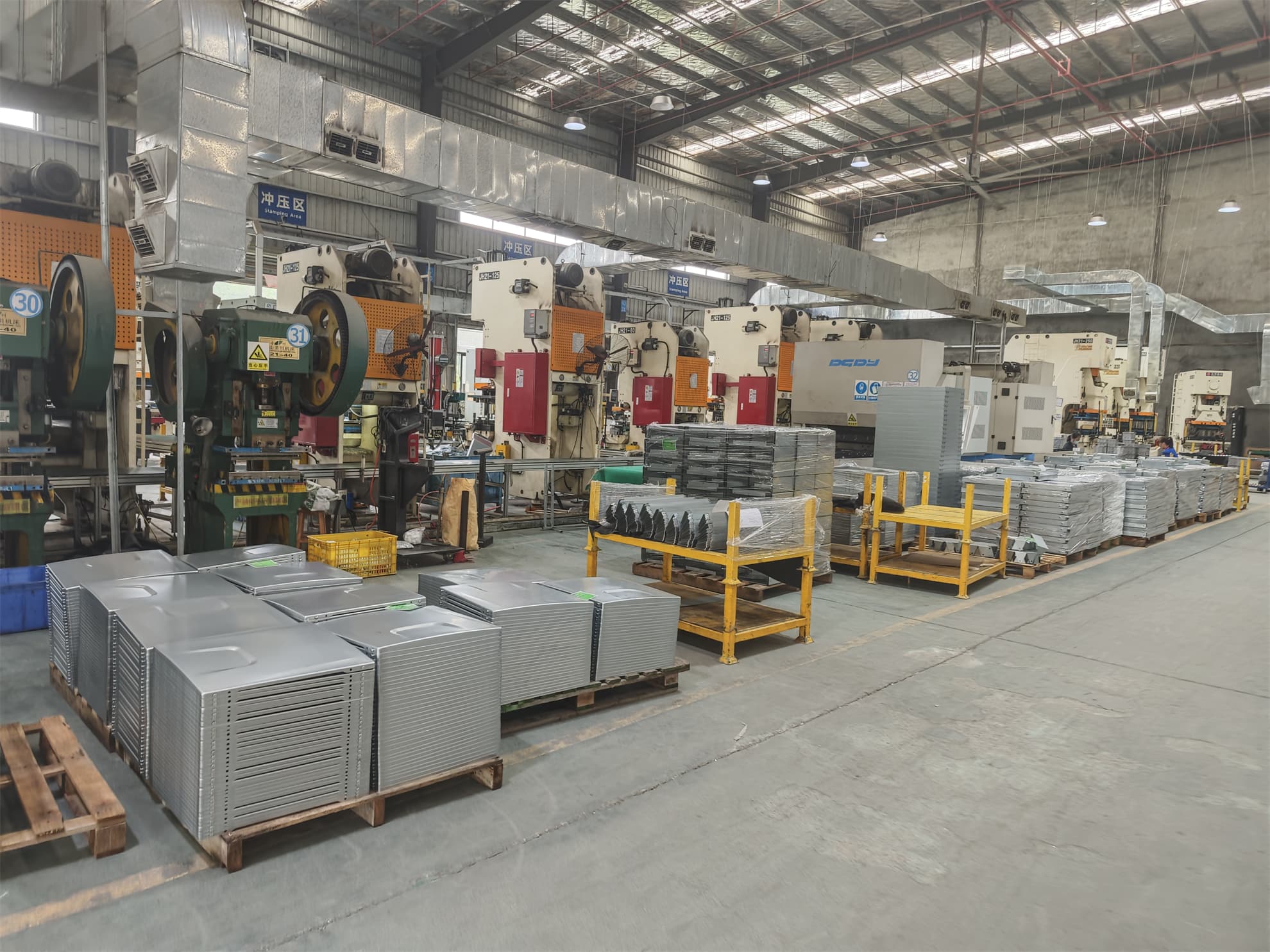 专业钣金加工工艺与材料选择指南：降低成本与提升交付效率的关键要点