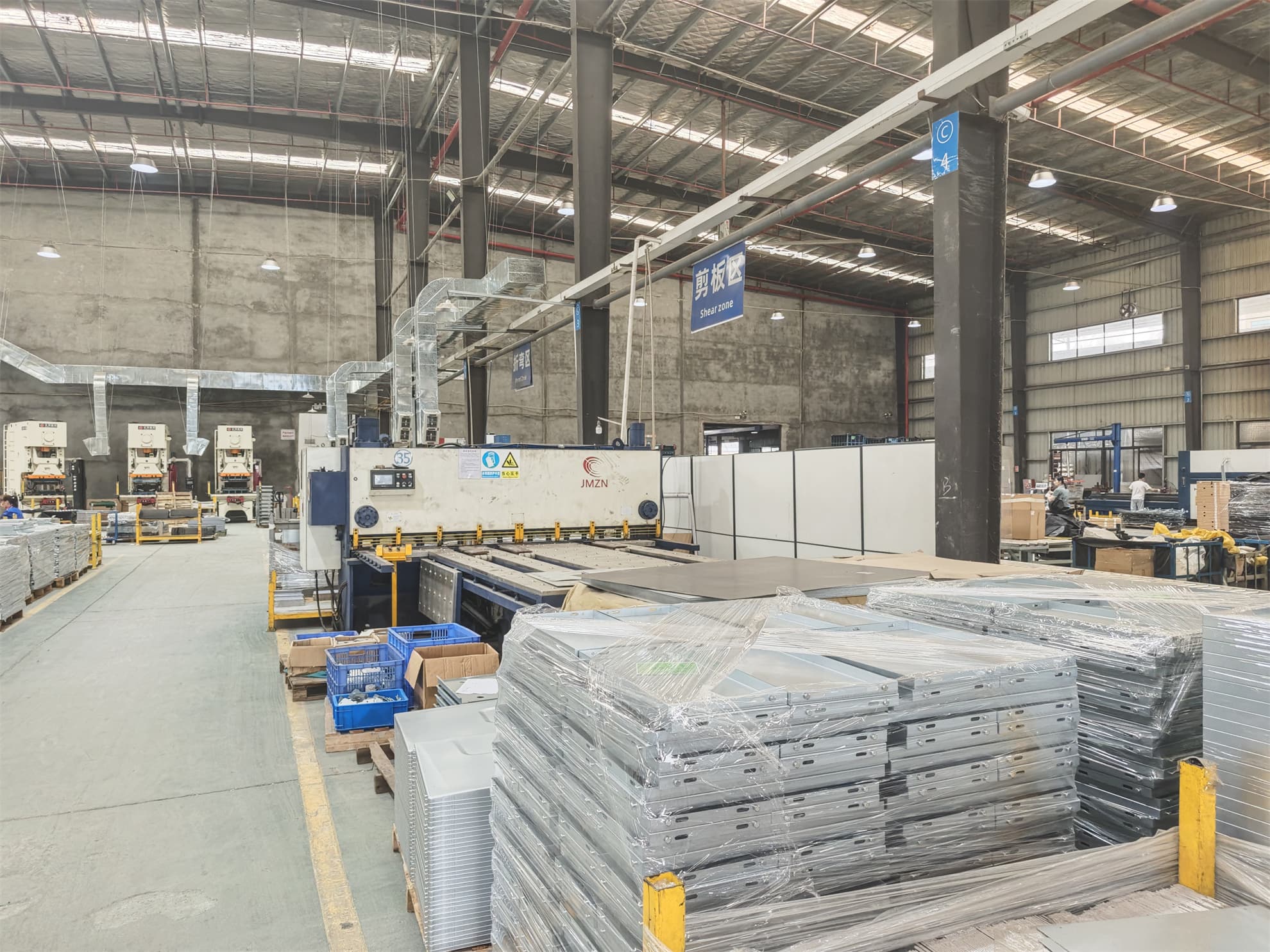 从结构复杂性看金属柜折弯：嵌套、开孔与异形弯曲方案