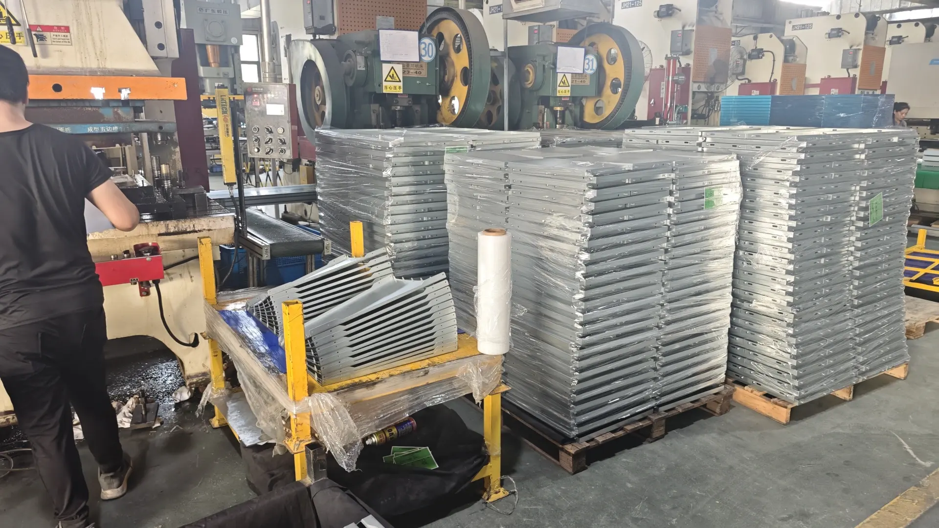 不锈钢金属折弯加工详解：精准控制角度的实用技巧！