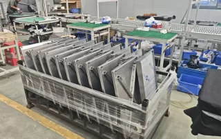 冲压件精密加工工艺全流程:材料适应性、公差补偿与生产验证