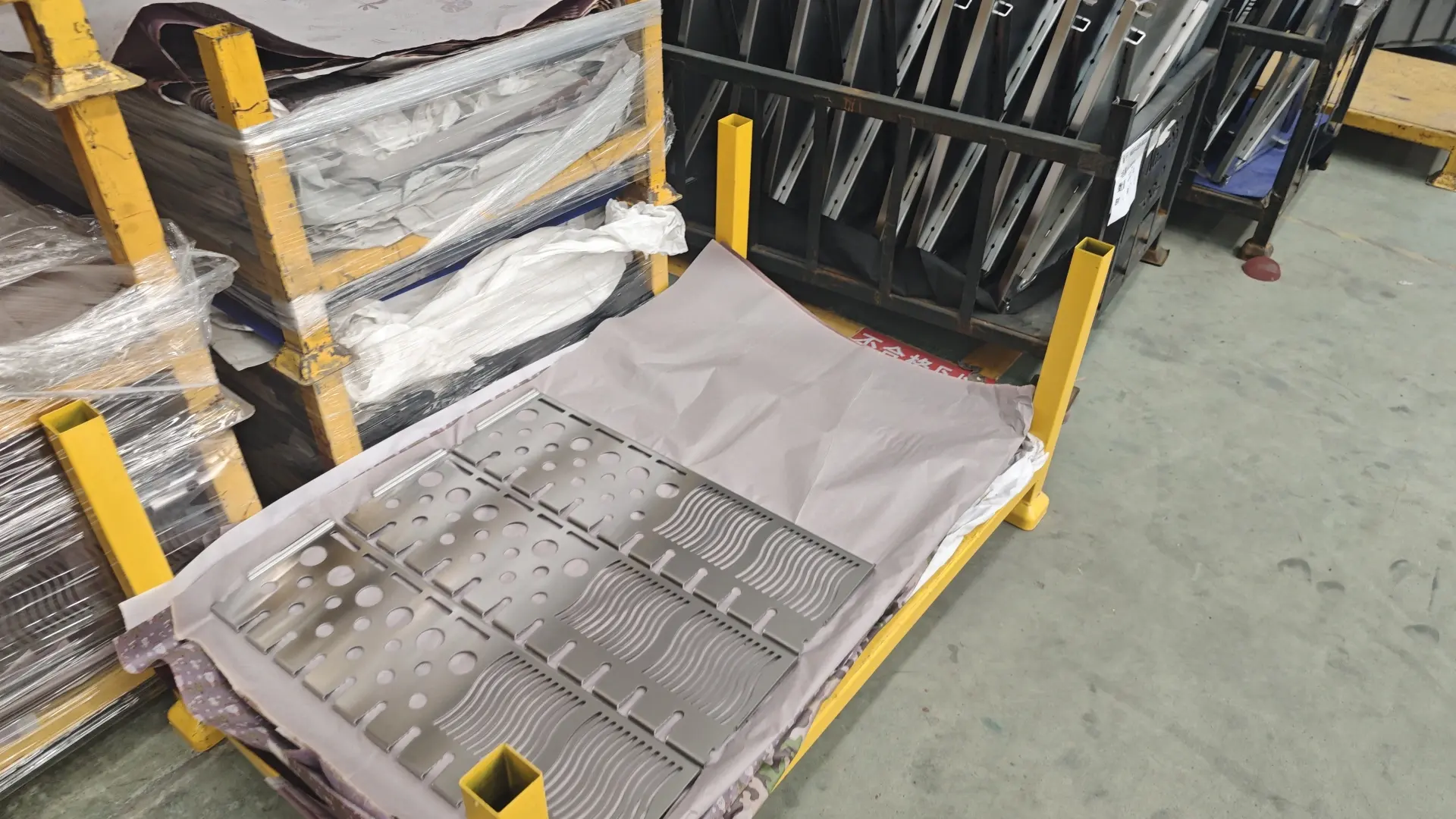 机箱钣金加工报价构成与工艺流程详解（适用于储能柜与机柜行业）